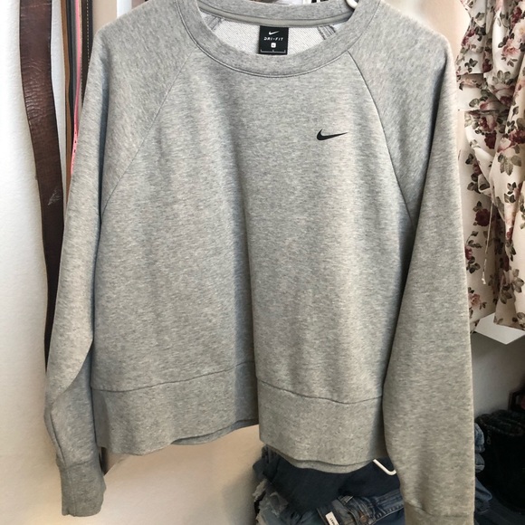 nike training versa crew sweatshirt